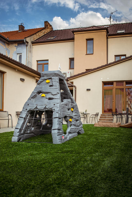 Penzion Vino Hruska Veselí nad Moravou Exterior photo